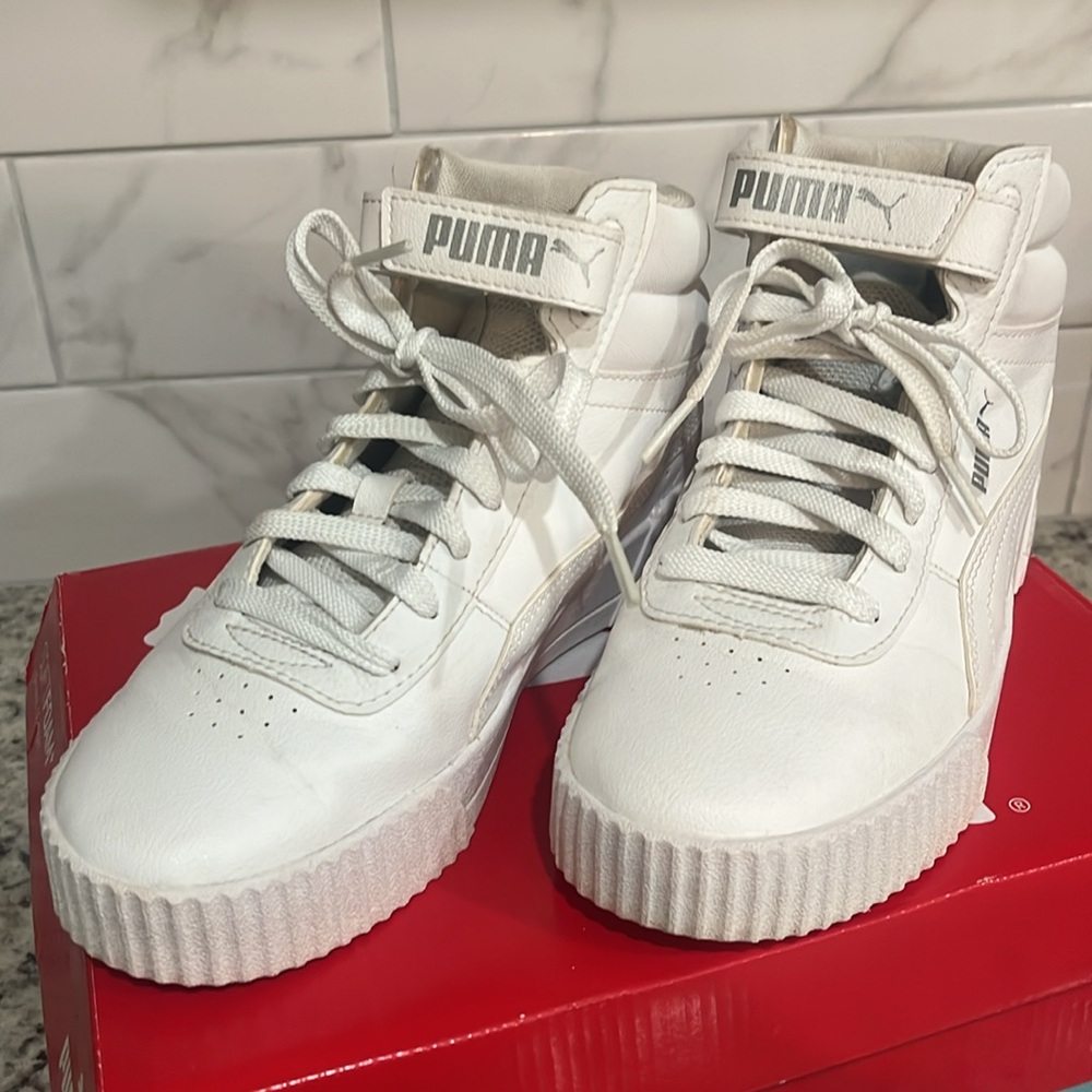 Puma Carina Mid Jr Girls sneaker sz 6C big girls White Softfoam Optimal Comfort - Picture 7 of 12
